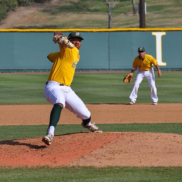 CUI baseball team on the field